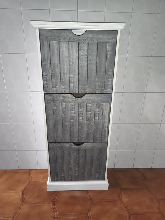 Sapateira moderna com 3 compartimentos