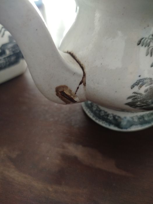 Bule de louça de Sacavém