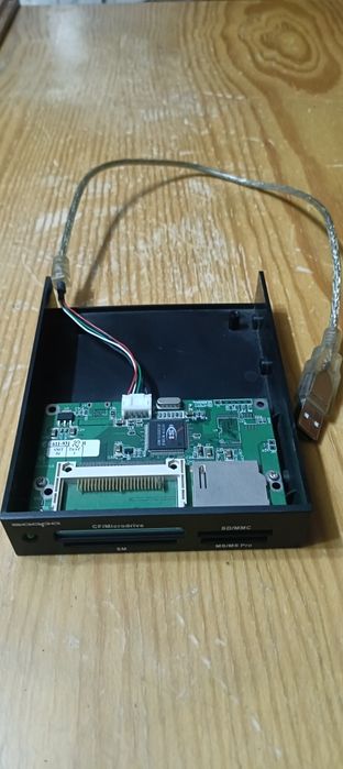 Peças desmontadas de um PC