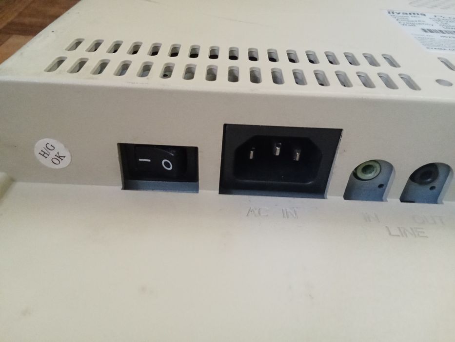 Продам монитор iiyama б/у