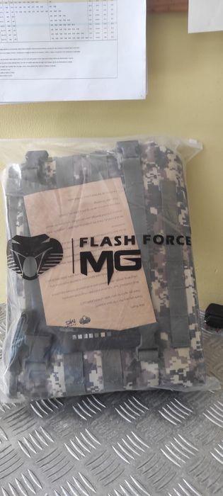 Colete tático com carregadores