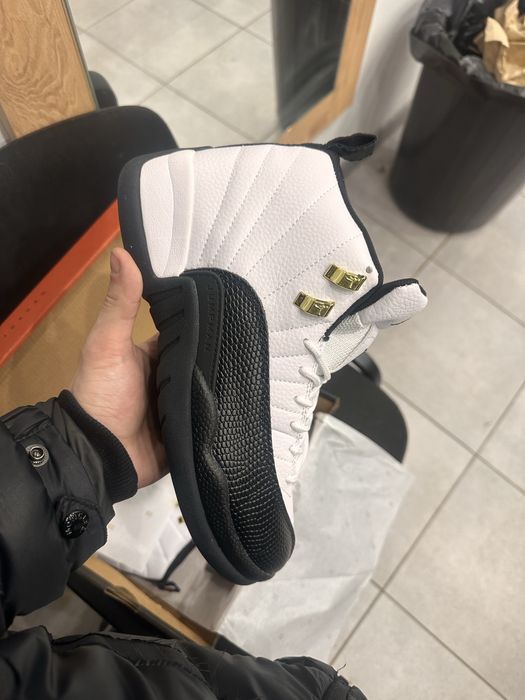 Air Jordan 12 taxi