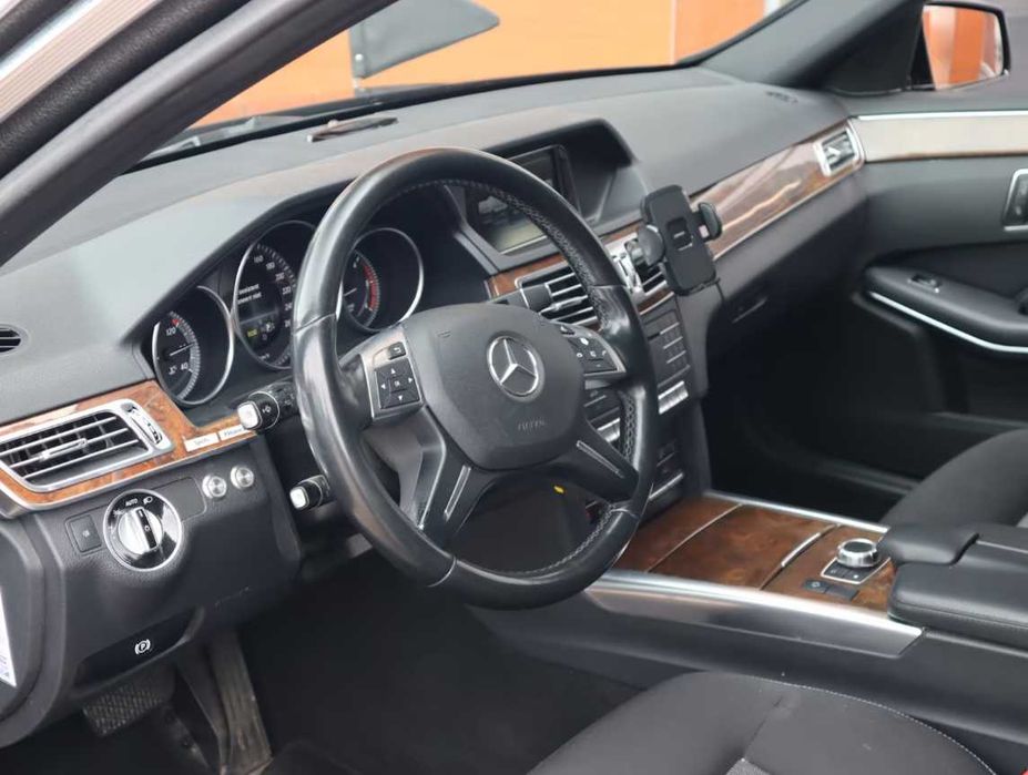 Mercedes-Benz E 200 катафалк