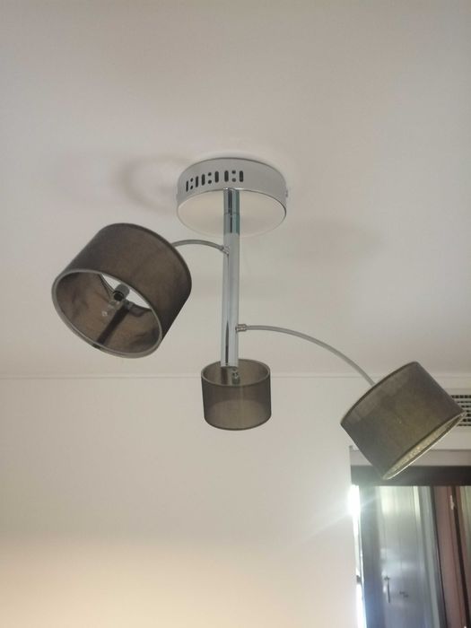 Candeeiro de teto elegante