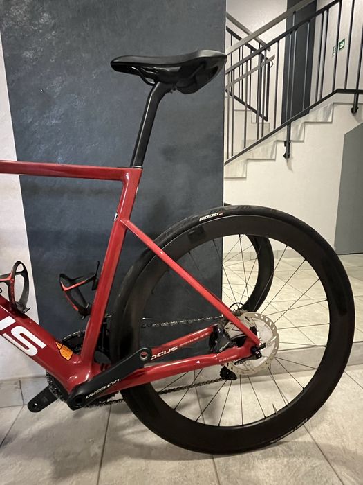 Focus isalco max 8.8 r.56 / 2023 / Karbonowe kola Novatec 50mm