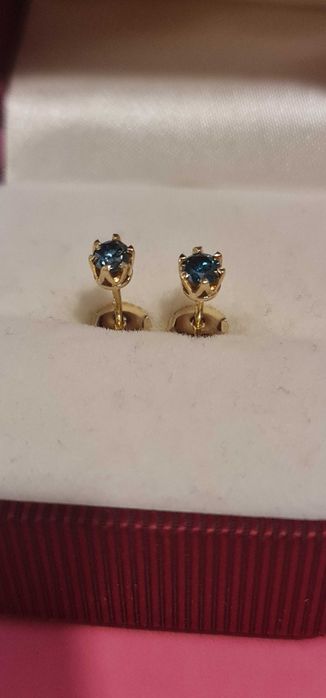 Złote kolczyki z brylantami