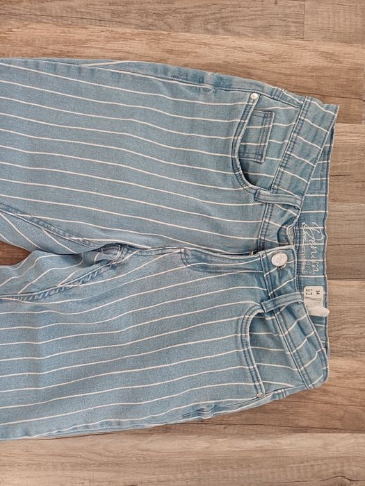Jasnaniebieskie jeansy skinny w białe pionowe paski Takko Denim 1982 34