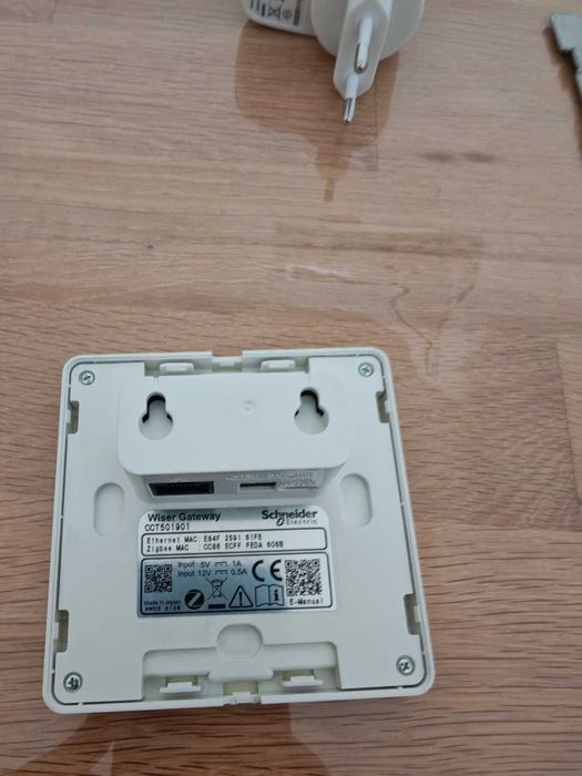 schneider Wiser Hub 1gen
