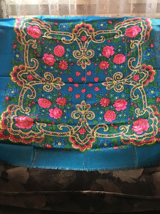Хустки різноманітні .