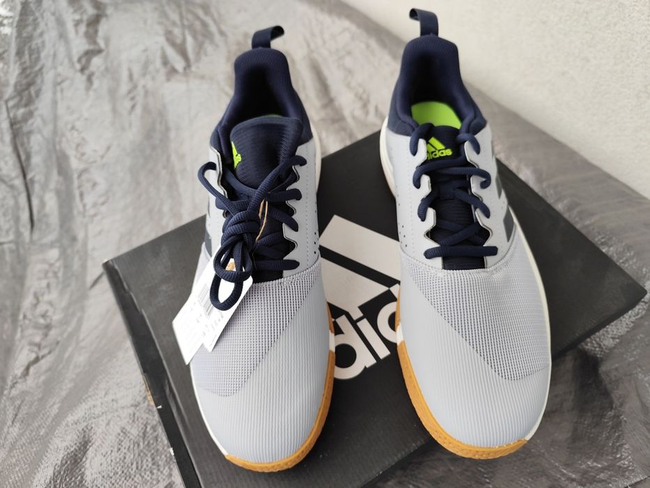 Buty sportowe ADIDAS Essence M