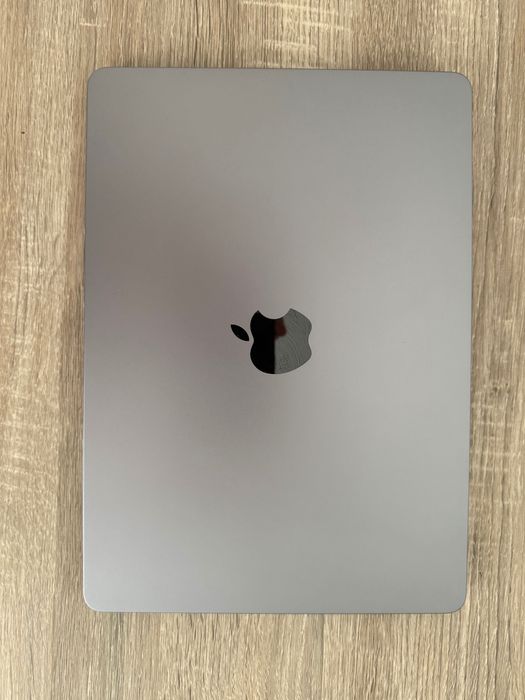 MacBook Air M2 8/256 ГБ - ідеальний стан + чохол