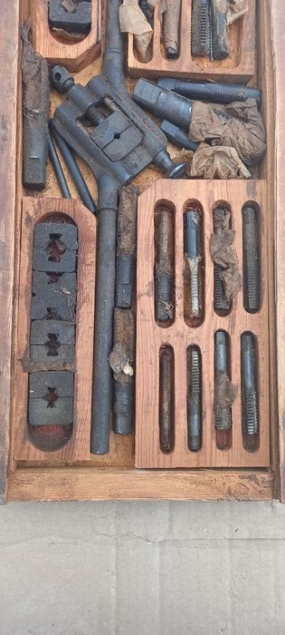 Продам  Новый  Набор  Метчиков и Плашек