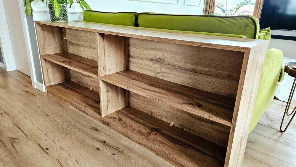 Pojemny regał na książki dekoracje