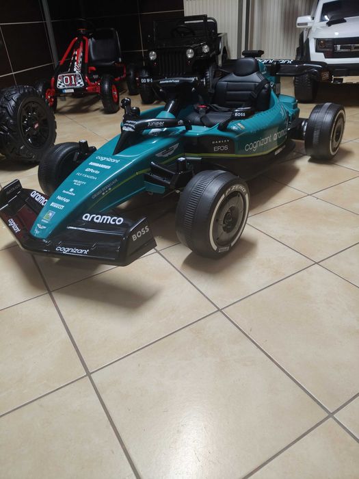 Samochód auto Formuła 1 Aston Martin na akumulator dla dzieci