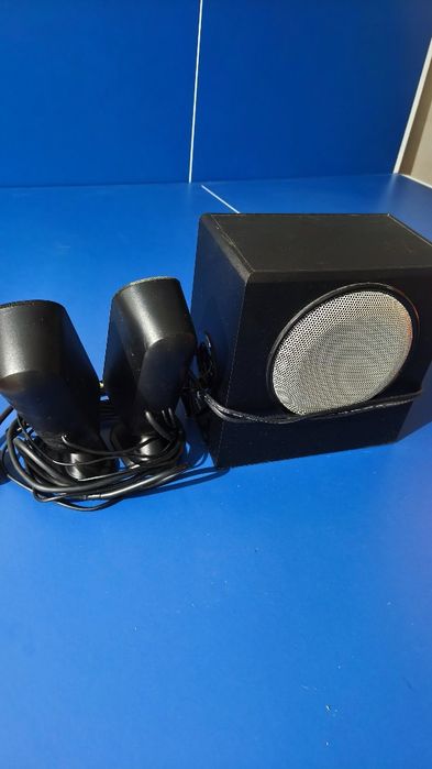Colunas som Logitech z-230 2.1