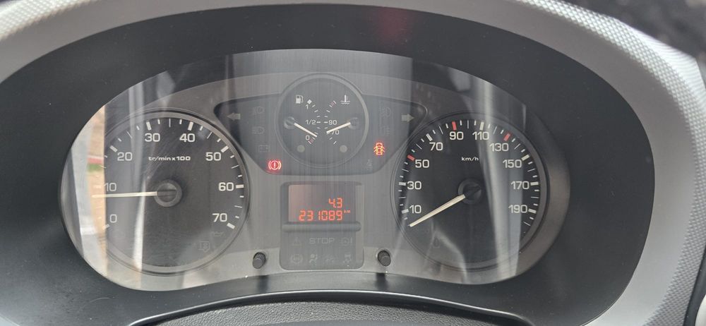 Peugeot Partner 1.6HDI - 3 lugares