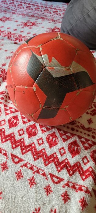 Bola de  futebol ou basquetebol