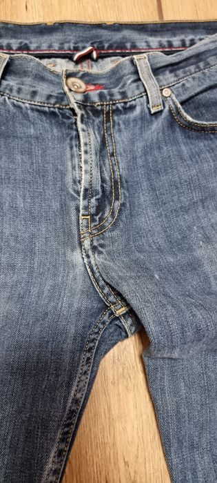 Джинсы томми хилфигер