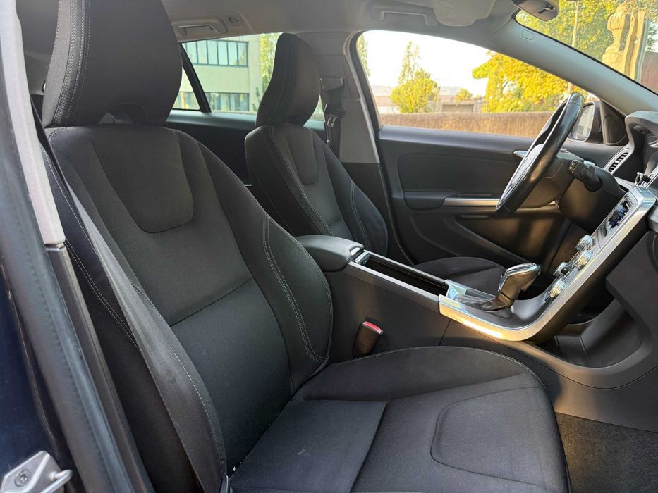 Volvo V60 1.6D Geartronic (auto)