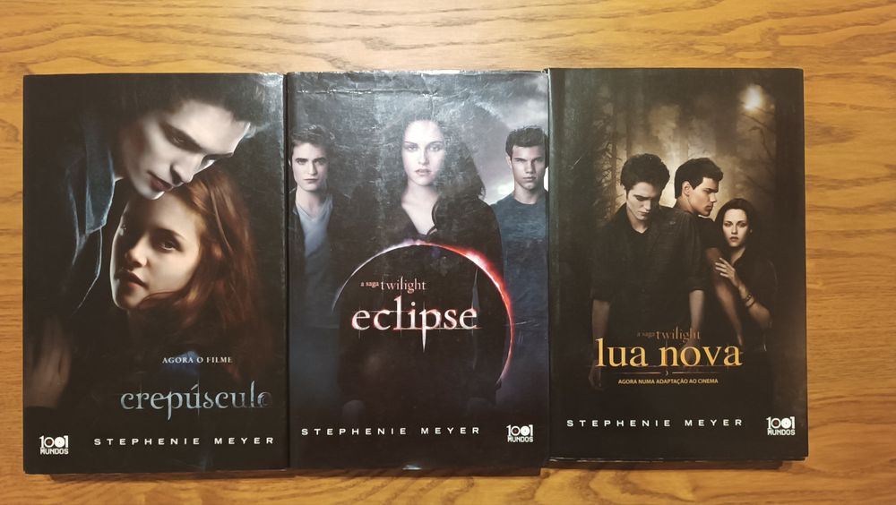 Vendo os 3 livros da saga de Crepúsculo por  25€