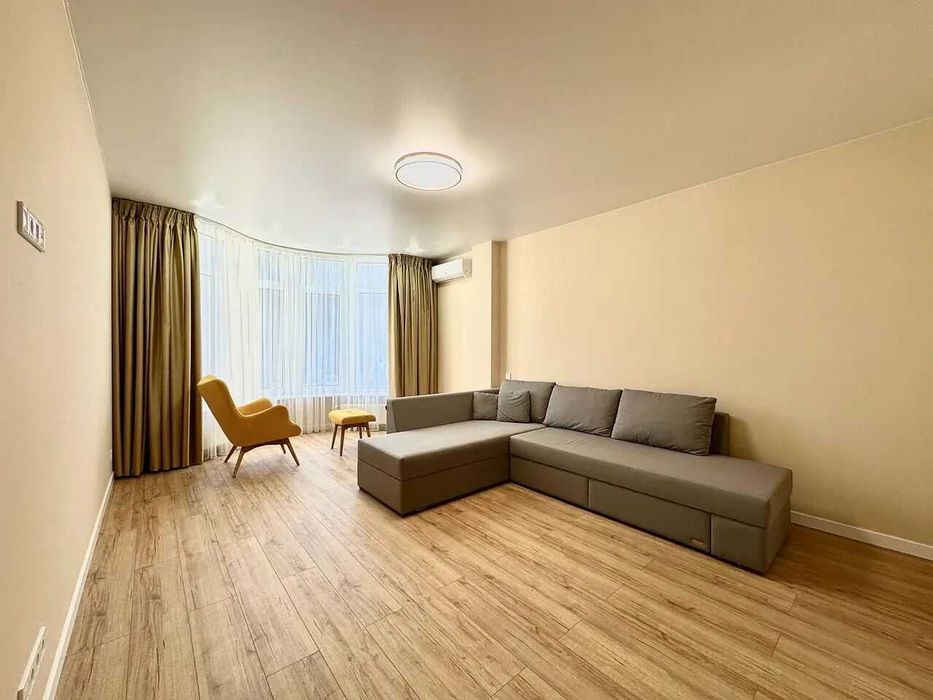 Продається стильна видова 2к. квартира в самому серці Яремче!