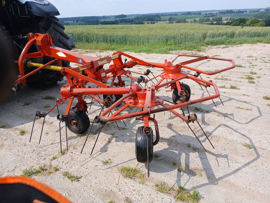 Przetrząsarka karuzelowa kuhn