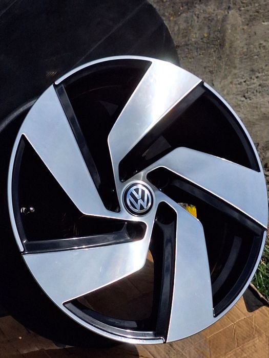 Литі диски R18 VW Golf 8 ID4 Tiguan 2 Passat B8 Alltrack