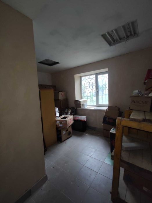 Продаж комерційного призначення в житловому будинку