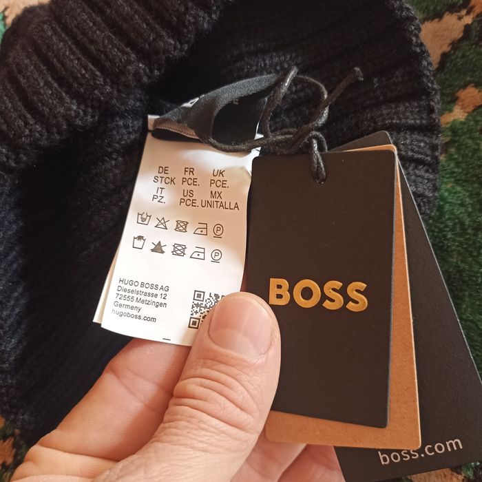 Шапка Prada,Boss