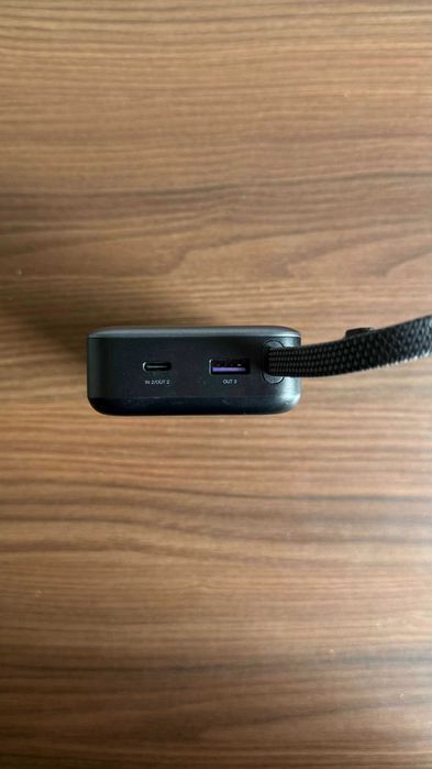 Ugreen szybki powerbank 20000mAh 45W USB-C wbudowany kabel do telefonu
