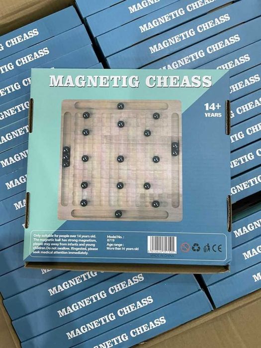 Настільна гра Магнітні шахи/Магнітний бій для дітей та дорослих дерево