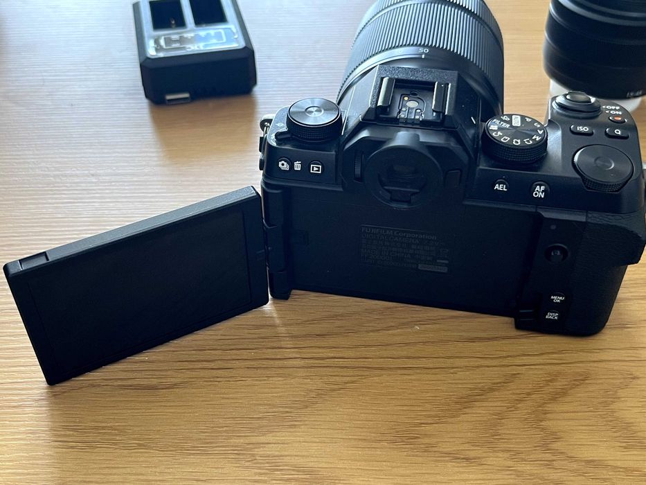 Fujifilm X-S10 + Objectiva FUJIFILM XC 50-230mm f/4.5-6.7 OIS II + Fujifilm XC 15-45mm f/3.5-5.6 OIS PZ