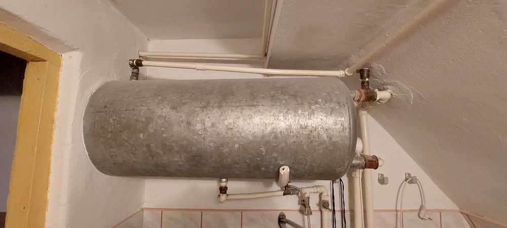 Bojler podgrzewacz wody z ŵężownicą 140L.