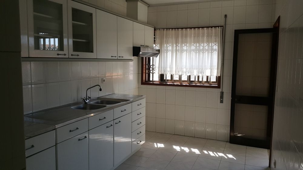 T2 com garagem box (Rio Tinto, Forno, perto da Areosa)