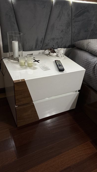 Mobilia de quarto moderna como nova