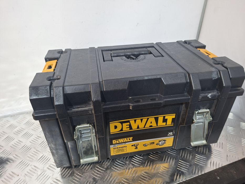 Ящик для інструментів DeWALT
