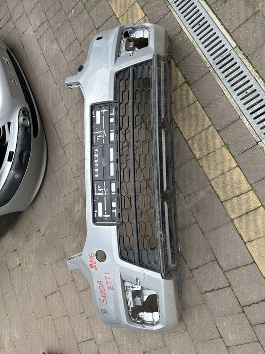 Передній бампер Skoda Yeti