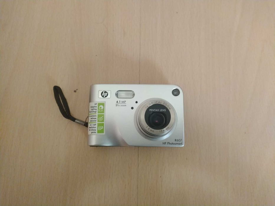 aparat cyfrowy HP R607 wraz z kompletnym zestawem