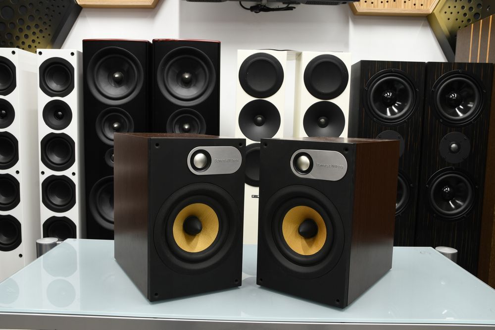 kolumny podstawkowe głośniki surround Monitory B&W Bowers & Wilkins 686