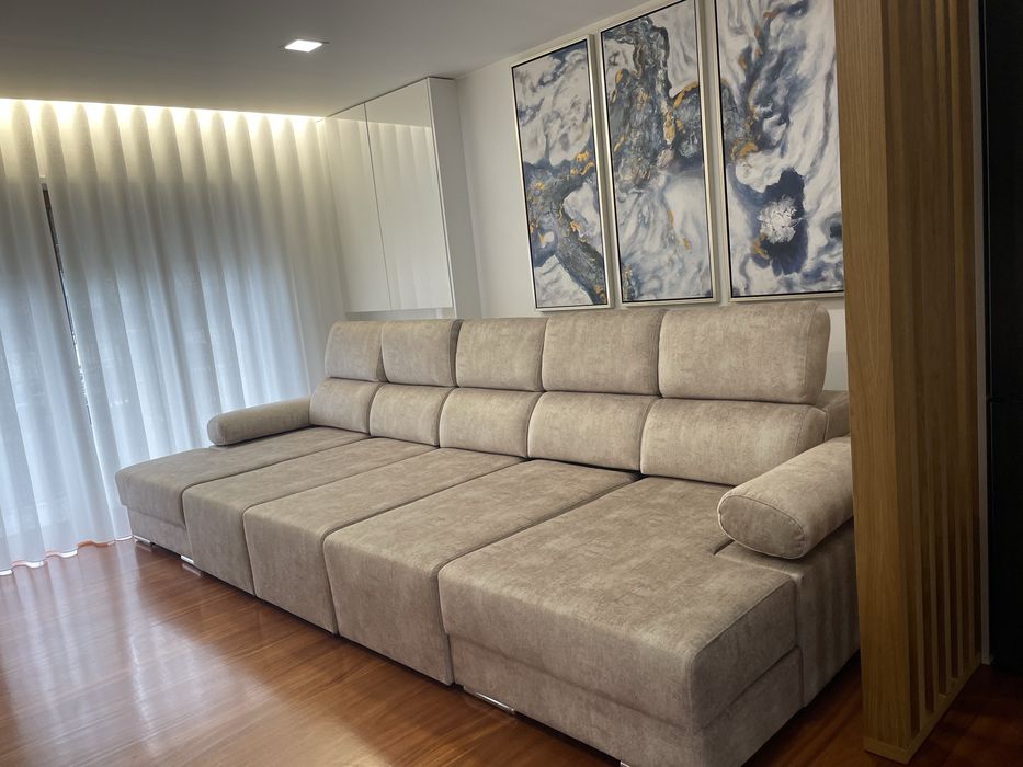 Sofá grande com duas cheise longue.