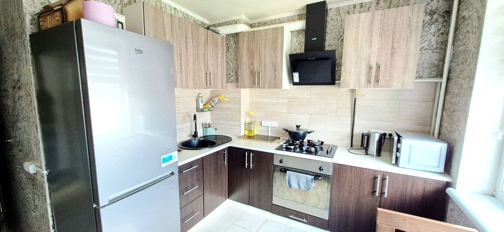 ПРОДАМ затишну 2-кімнатну квартиру у с.Зарічне, Самарівський район.