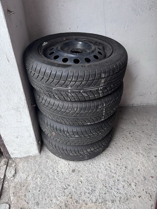 Komplet opon zimowych na felgach stalowych – 205/55 R16