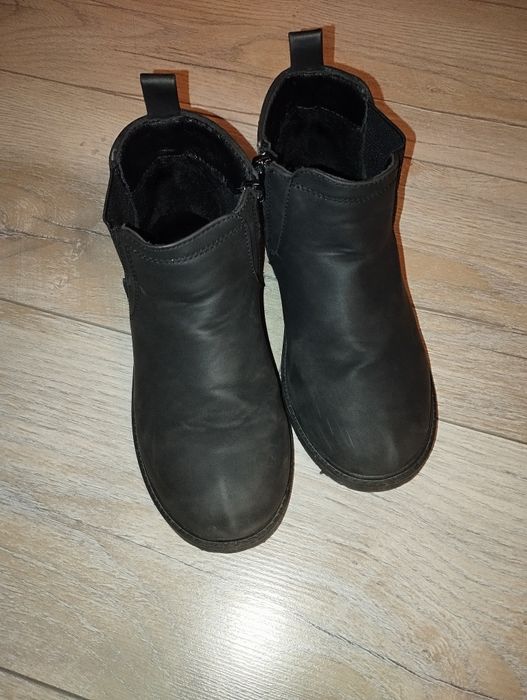 Sztyblety z imitacji skóry r.32