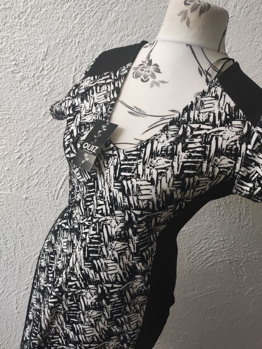 Duża bardzo elastyczna sukienka damska 44 XXL nowa