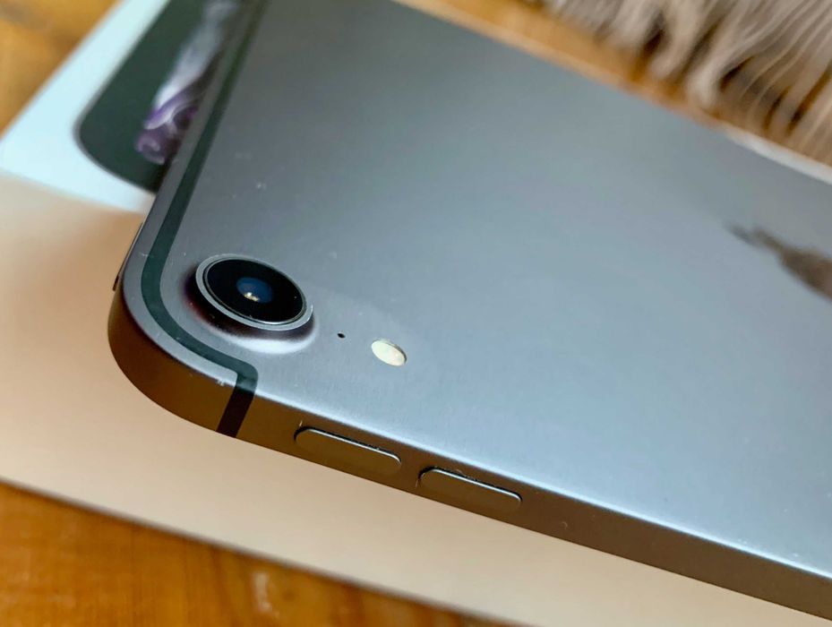 Apple iPad Pro 11 64gb 4G Wi-Fi Cellular гарний стан