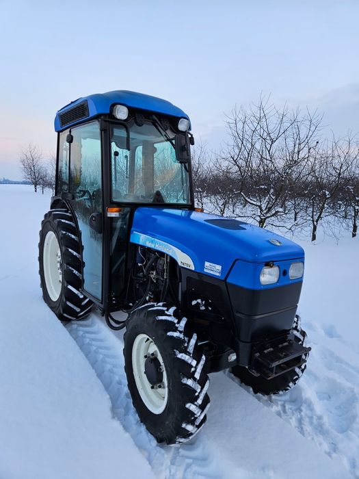 Ciągnik sadownik New Holland tn70va