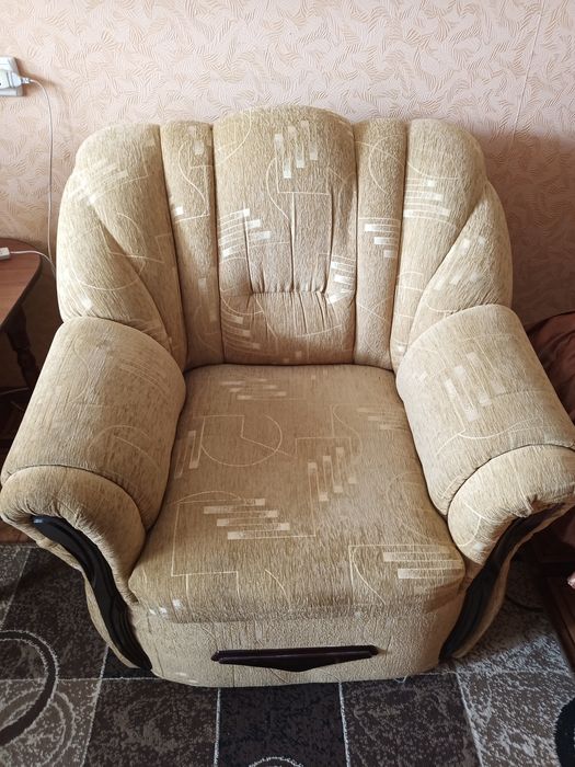 Крісла 2 шт великі не розкладні