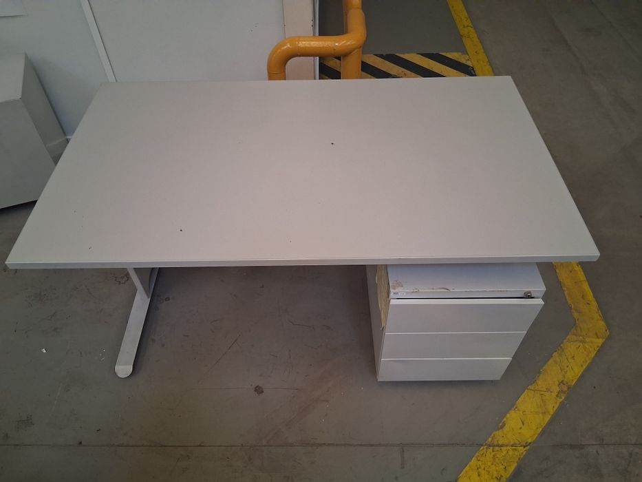 Secretaria com módulo gaveta