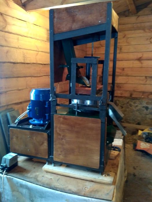 Жерновые мельницы Мукомолка Меланжер на каменных жерновах