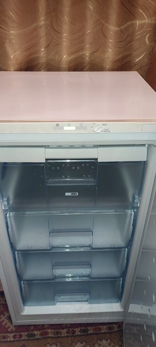 Морозильна камера Beko